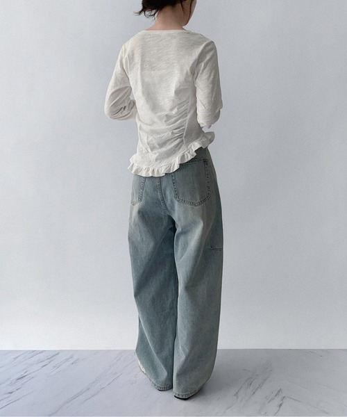 on:nue（オンニュ）の「【on:nue】[お気に入り登録数7,000突破！][着用動画あり！] ギャザーフリルヘムトップス（Tシャツ/カットソー・レディース・ピンク/ホワイト/ネイビー/ブルー・FREE）」の10枚目の写真