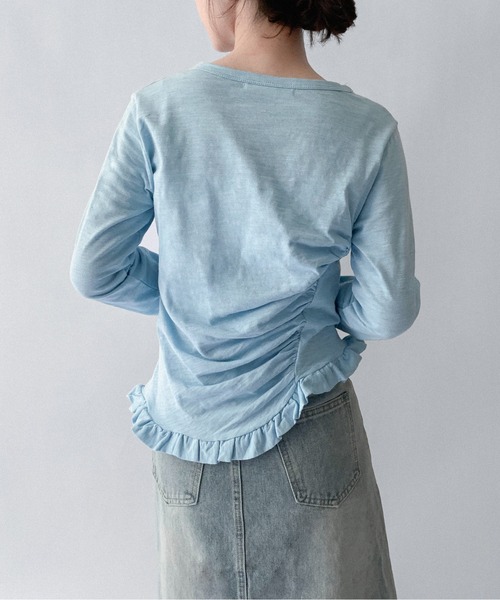 on:nue（オンニュ）の「【on:nue】[お気に入り登録数7,000突破！][着用動画あり！] ギャザーフリルヘムトップス（Tシャツ/カットソー・レディース・ピンク/ホワイト/ネイビー/ブルー・FREE）」の21枚目の写真