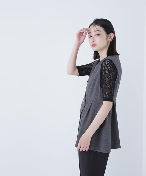 NATURAL BEAUTY BASIC（ナチュラルビューティーベーシック）の「◇メタルボタンペプラムジレ（その他アウター・レディース・チャコールグレー/ベージュ/ネイビー・SMALL/MEDIUM）」の21枚目の写真