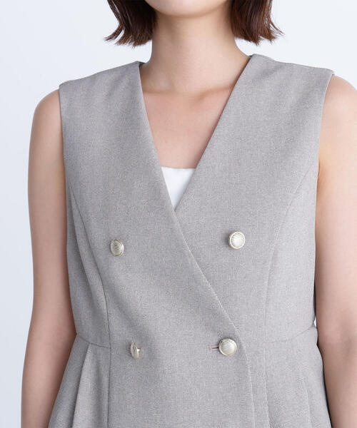 NATURAL BEAUTY BASIC（ナチュラルビューティーベーシック）の「◇メタルボタンペプラムジレ（その他アウター・レディース・チャコールグレー/ベージュ/ネイビー・SMALL/MEDIUM）」の13枚目の写真