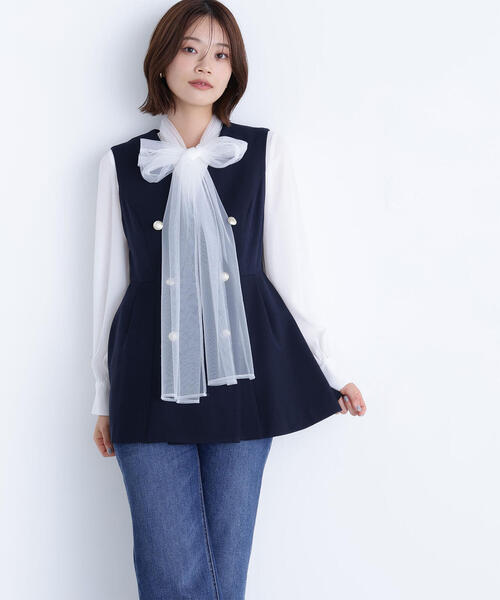 NATURAL BEAUTY BASIC（ナチュラルビューティーベーシック）の「◇メタルボタンペプラムジレ（その他アウター・レディース・チャコールグレー/ベージュ/ネイビー・SMALL/MEDIUM）」の3枚目の写真