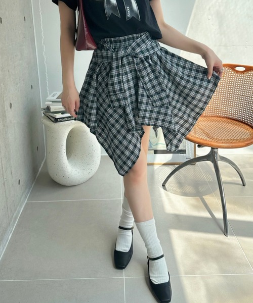 TREOVER(トレオーバー)の「1枚でもレイヤードでもお洒落に決まる!チェック柄スカート(スカート・レディース・ブラック/ベージュ/オフホワイト/ブルー・FREE)」の3枚目の写真