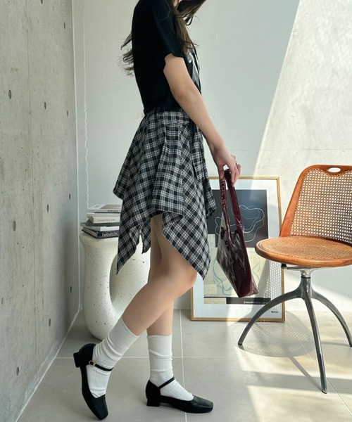 TREOVER(トレオーバー)の「1枚でもレイヤードでもお洒落に決まる!チェック柄スカート(スカート・レディース・ブラック/ベージュ/オフホワイト/ブルー・FREE)」の11枚目の写真