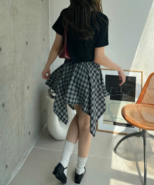 TREOVER(トレオーバー)の「1枚でもレイヤードでもお洒落に決まる!チェック柄スカート(スカート・レディース・ブラック/ベージュ/オフホワイト/ブルー・FREE)」の21枚目の写真
