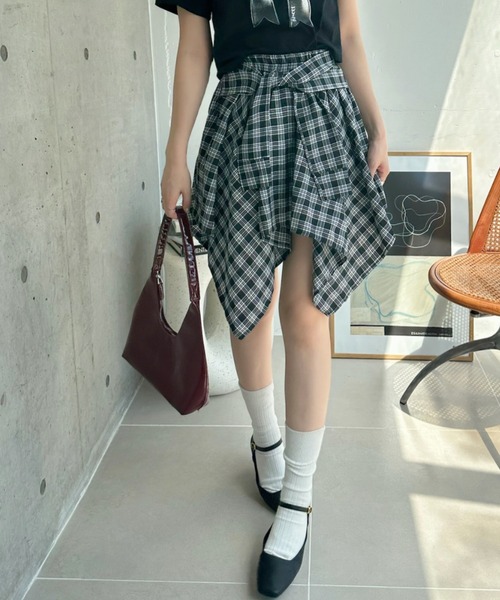 TREOVER(トレオーバー)の「1枚でもレイヤードでもお洒落に決まる!チェック柄スカート(スカート・レディース・ブラック/ベージュ/オフホワイト/ブルー・FREE)」の12枚目の写真