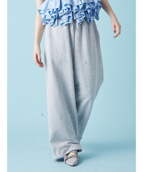 FURFUR（ファーファー）の「【限定カラー】ビジュー付きスウェットパンツ（スウェットパンツ・レディース・オフホワイト/グレー/ブラック/ピンク・F）」の3枚目の写真