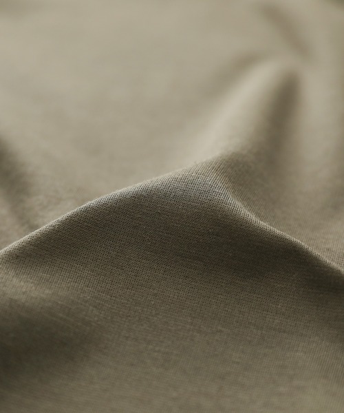 n'OrLABEL(ノアールレーベル)の「【接触冷感】ウェーブ配色切替ポンチカットソー(Tシャツ/カットソー・レディース・ブラック/カーキ・1/2)」の19枚目の写真