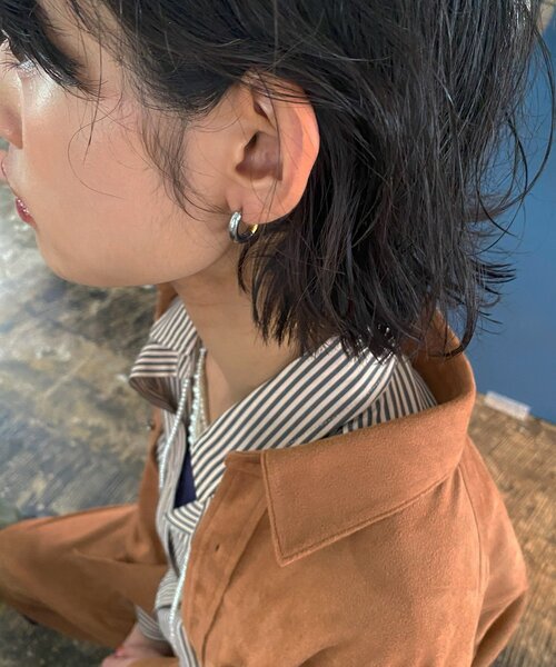 DouDou（ドゥドゥ）の「【インフルエンサー SAKURA企画】アレルギー対応 mixカラーフープピアス（ピアス（両耳用）・レディース・ゴールド・FREE）」の3枚目の写真