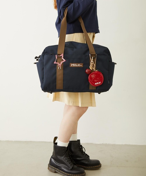 MILKFED.(ミルクフェド)の「APPLE POUCH(ポーチ・レディース・レッド/ライトグリーン・ONE SIZE)」の4枚目の写真