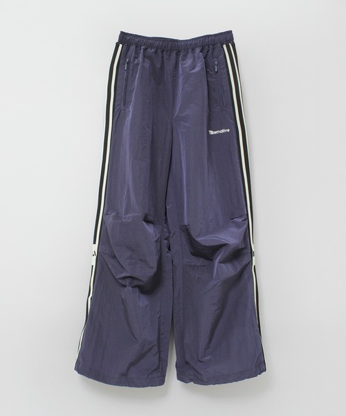 RNA（アールエヌエー）の「R4374 ワイドトラックパンツ（その他パンツ・レディース・ネイビー/レッド/ブラック・MEDIUM）」の2枚目の写真