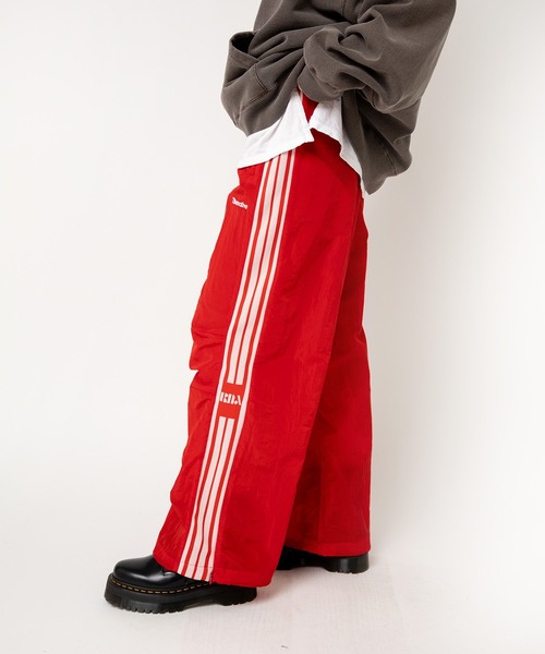 RNA（アールエヌエー）の「R4374 ワイドトラックパンツ（その他パンツ・レディース・ネイビー/レッド/ブラック・MEDIUM）」の7枚目の写真