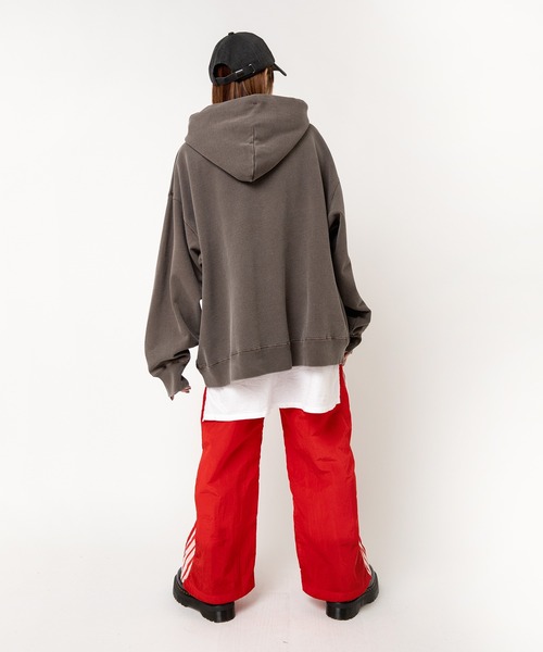 RNA（アールエヌエー）の「R4374 ワイドトラックパンツ（その他パンツ・レディース・ネイビー/レッド/ブラック・MEDIUM）」の20枚目の写真