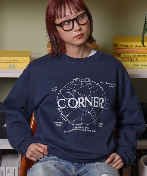 FFEIN（フェイン）の「【FFEIN（フェイン）】ヘビーウエイトサークルロゴスウェット / 裏起毛 スウェット クルーネック ワンポイント プリント（スウェット・メンズ・ネイビー/ブラック/ワイン/ブラウン/アッシュグレー・MEDIUM/LARGE/SMALL）」の4枚目の写真