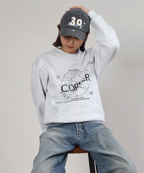 FFEIN（フェイン）の「【FFEIN（フェイン）】ヘビーウエイトサークルロゴスウェット / 裏起毛 スウェット クルーネック ワンポイント プリント（スウェット・メンズ・ネイビー/ブラック/ワイン/ブラウン/アッシュグレー・MEDIUM/LARGE/SMALL）」の8枚目の写真