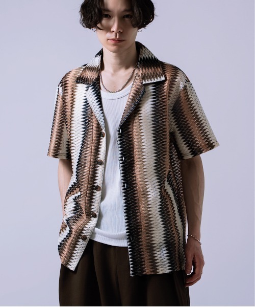 Crownor(クラウノアー)の「レース編み デザイン シャツ(シャツ/ブラウス・メンズ・カーキ/ブラック・LARGE/MEDIUM)」の2枚目の写真