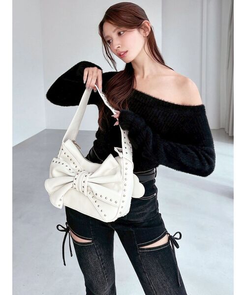 RESEXXY（リゼクシー）の「スタッズポイントビッグリボンバッグ（ショルダーバッグ・レディース・レッド/ブラック/アイボリー・FREE）」の4枚目の写真