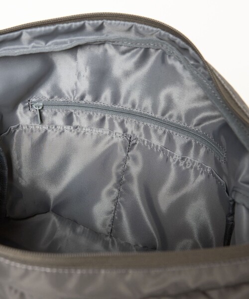 green label relaxing（グリーンレーベルリラクシング）の「【WEB限定】WR 2W ダブル フラップ ショルダーバッグ -撥水-（ショルダーバッグ・メンズ・ダークグレー/ブラック・FREE）」の14枚目の写真