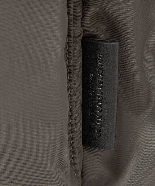 green label relaxing（グリーンレーベルリラクシング）の「【WEB限定】WR 2W ダブル フラップ ショルダーバッグ -撥水-（ショルダーバッグ・メンズ・ダークグレー/ブラック・FREE）」の18枚目の写真