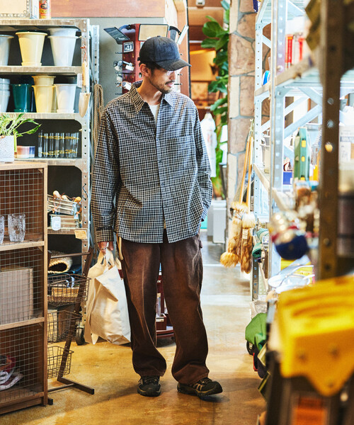 FREAK'S STORE（フリークスストア）の「限定展開 Relax Fit リラックスフィット レギュラーカラー ネル チェックシャツ（シャツ/ブラウス・メンズ・ブルー/ブラック/ブラウン/グリーン/ダークブラウン/ベージュ/サックスブルー・LARGE/MEDIUM/SMALL）」の14枚目の写真