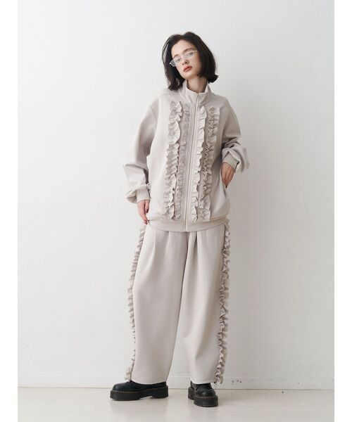 jouetie（ジュエティ）の「バレルレッグフリルトラックパンツ【セットアップ対応】（その他パンツ・レディース・アイボリー/ブラック/ボルドー・MEDIUM）」の13枚目の写真