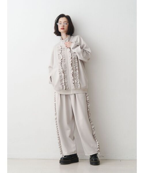 jouetie（ジュエティ）の「バレルレッグフリルトラックパンツ【セットアップ対応】（その他パンツ・レディース・アイボリー/ブラック/ボルドー・MEDIUM）」の15枚目の写真