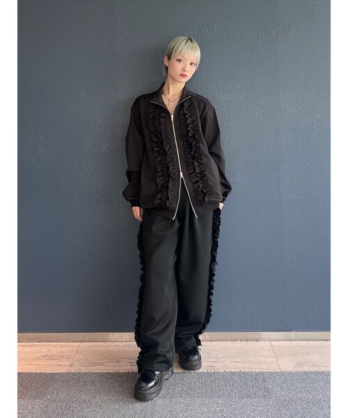 jouetie（ジュエティ）の「バレルレッグフリルトラックパンツ【セットアップ対応】（その他パンツ・レディース・アイボリー/ブラック/ボルドー・MEDIUM）」の16枚目の写真