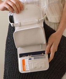 DBERNO（ディベルノ）の「「DBERNO / ディベルノ」パスポートバッグ　スモール（ショルダーバッグ）」