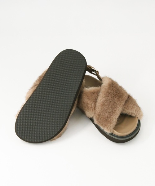 Gready Brilliant（グレディブリリアン）の「ファーサンダル（サンダル・レディース・モカ・L/M）」の21枚目の写真