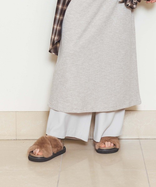 Gready Brilliant（グレディブリリアン）の「ファーサンダル（サンダル・レディース・モカ・L/M）」の10枚目の写真