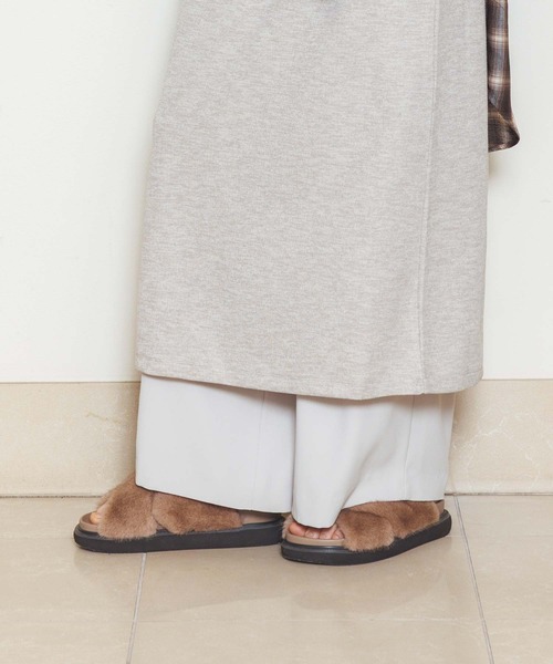 Gready Brilliant（グレディブリリアン）の「ファーサンダル（サンダル・レディース・モカ・L/M）」の11枚目の写真