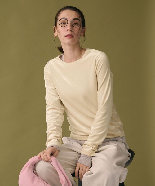 BEAUTY&YOUTH UNITED ARROWS（ビューティーアンドユースユナイテッドアローズ）の「ポリエステルブレンド ベロアロングスリーブ Tシャツ（Tシャツ/カットソー・レディース・モカ/オフホワイト/ブラック・FREE）」の2枚目の写真