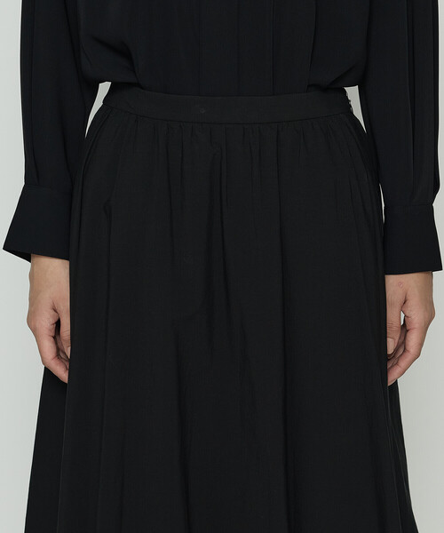 K.T KIYOKO TAKASE（キヨコタカセ）の「エアリータフタ バルーンスカート（スカート・レディース・ブラック/ベージュ/カーキ・11号/9号/7号）」の8枚目の写真