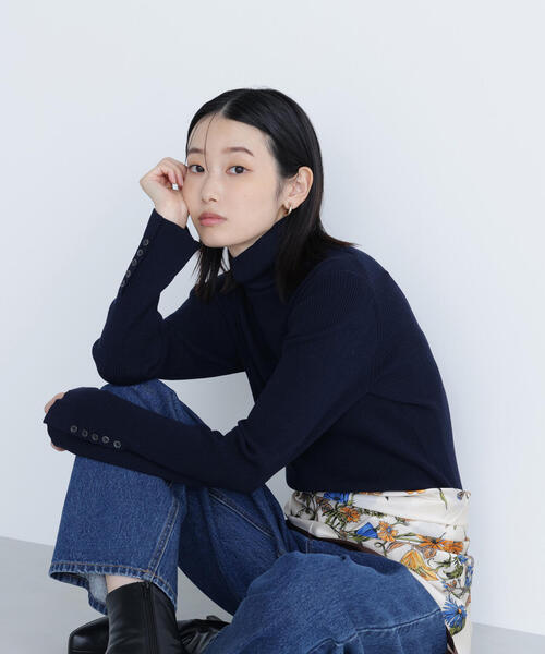 NATURAL BEAUTY BASIC（ナチュラルビューティーベーシック）の「◇【Oggi掲載】ベーシックタートルネックニット（ニット/セーター・レディース・ダークブラウン/レッド/ネイビー/ブルー・FREE）」の3枚目の写真