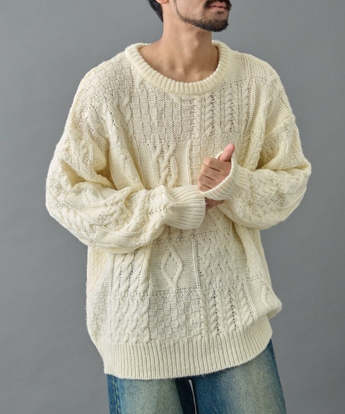 COLONY 2139（コロニートゥーワンスリーナイン）の「パネルケーブル柄ニットプルオーバー（ニット/セーター・メンズ・ホワイト/ブラック・MEDIUM/LARGE）」の3枚目の写真