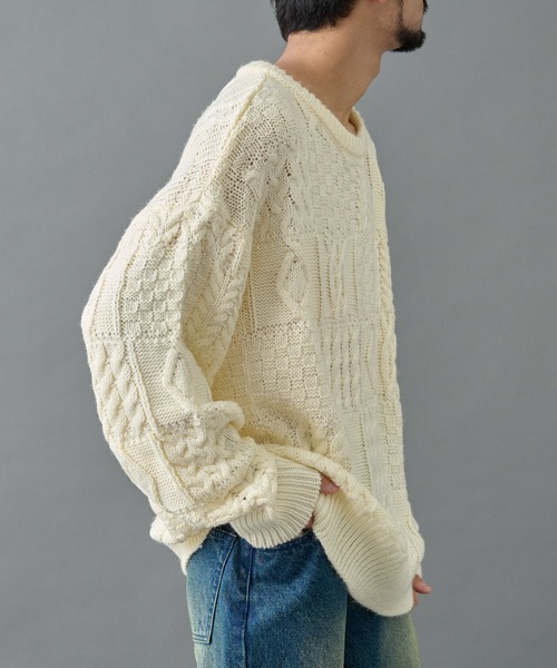 COLONY 2139（コロニートゥーワンスリーナイン）の「パネルケーブル柄ニットプルオーバー（ニット/セーター・メンズ・ホワイト/ブラック・MEDIUM/LARGE）」の6枚目の写真