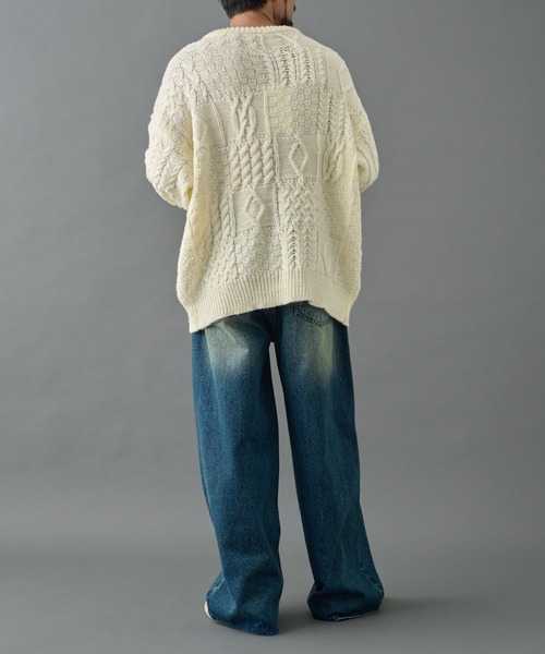 COLONY 2139（コロニートゥーワンスリーナイン）の「パネルケーブル柄ニットプルオーバー（ニット/セーター・メンズ・ホワイト/ブラック・MEDIUM/LARGE）」の13枚目の写真