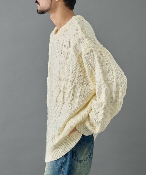COLONY 2139（コロニートゥーワンスリーナイン）の「パネルケーブル柄ニットプルオーバー（ニット/セーター・メンズ・ホワイト/ブラック・MEDIUM/LARGE）」の4枚目の写真
