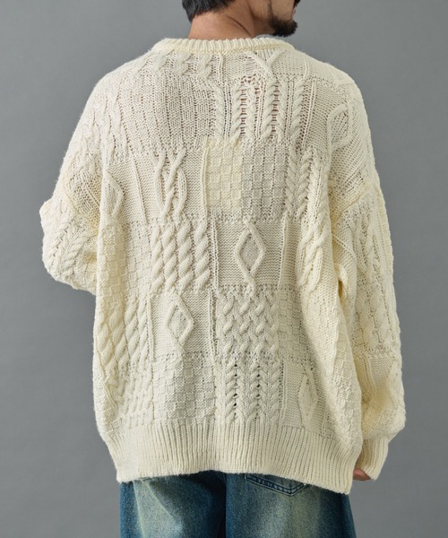 COLONY 2139（コロニートゥーワンスリーナイン）の「パネルケーブル柄ニットプルオーバー（ニット/セーター・メンズ・ホワイト/ブラック・MEDIUM/LARGE）」の5枚目の写真