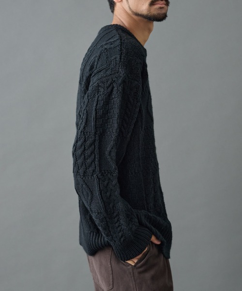 COLONY 2139（コロニートゥーワンスリーナイン）の「パネルケーブル柄ニットプルオーバー（ニット/セーター・メンズ・ホワイト/ブラック・MEDIUM/LARGE）」の10枚目の写真