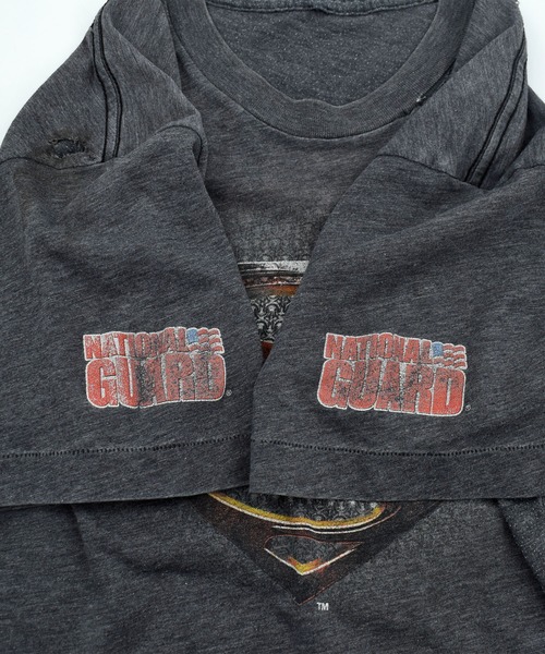 LABORATORY R(ラボラトリーアール)の「【USED】90’s “SUPER MAN/NATIONAL GUARD” ロゴ Tシャツ(Tシャツ/カットソー・メンズ・ブラック・SMALL)」の5枚目の写真