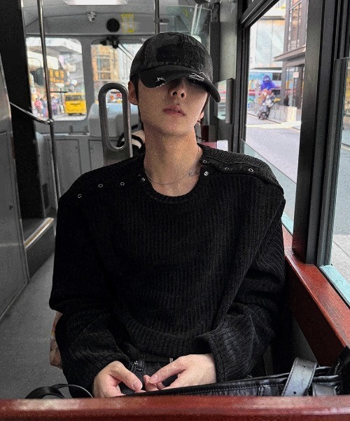 COSYHARU（コシハル）の「ダブルヘンリーネック長袖Ｔシャツ（Tシャツ/カットソー・メンズ・ブラック/グレー・FREE）」の7枚目の写真