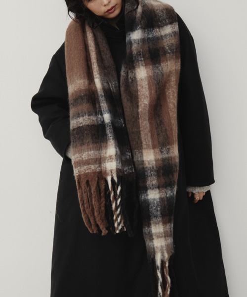 Aunt Marie's(アントマリーズ)の「チェックボリュームマフラー(マフラー・レディース・ブラック/ブラウン/ブルー・FREE)」の9枚目の写真