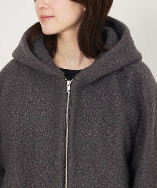 abahouse mavie(アバハウスマヴィ)の「ブークレーフーディジャケット(ブルゾン・レディース・チャコールグレー/ベージュ・フリー)」の19枚目の写真
