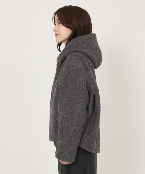 abahouse mavie(アバハウスマヴィ)の「ブークレーフーディジャケット(ブルゾン・レディース・チャコールグレー/ベージュ・フリー)」の17枚目の写真