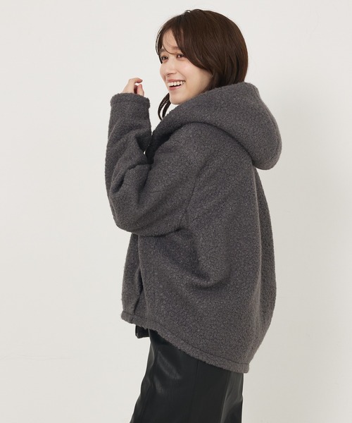 abahouse mavie(アバハウスマヴィ)の「ブークレーフーディジャケット(ブルゾン・レディース・チャコールグレー/ベージュ・フリー)」の15枚目の写真