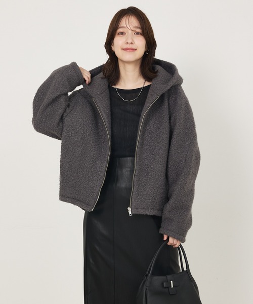 abahouse mavie(アバハウスマヴィ)の「ブークレーフーディジャケット(ブルゾン・レディース・チャコールグレー/ベージュ・フリー)」の14枚目の写真