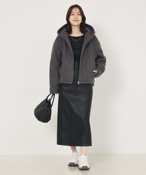 abahouse mavie(アバハウスマヴィ)の「ブークレーフーディジャケット(ブルゾン・レディース・チャコールグレー/ベージュ・フリー)」の12枚目の写真