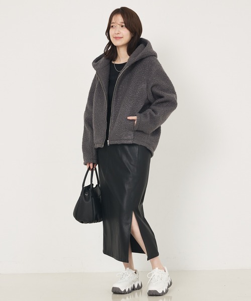 abahouse mavie(アバハウスマヴィ)の「ブークレーフーディジャケット(ブルゾン・レディース・チャコールグレー/ベージュ・フリー)」の13枚目の写真