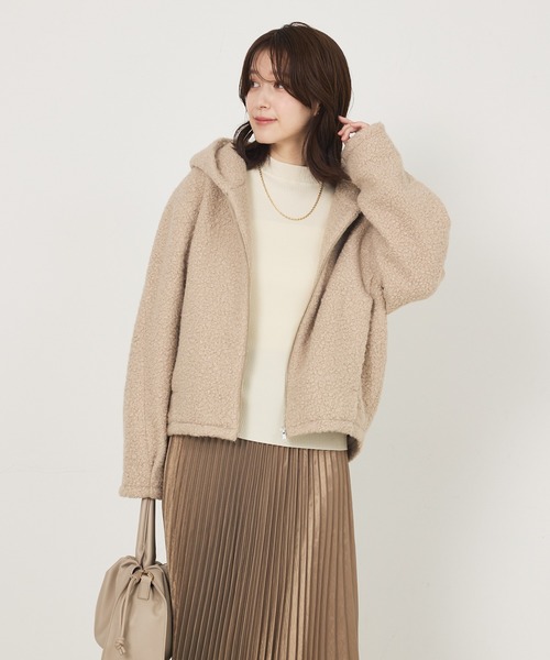 abahouse mavie(アバハウスマヴィ)の「ブークレーフーディジャケット(ブルゾン・レディース・チャコールグレー/ベージュ・フリー)」の7枚目の写真