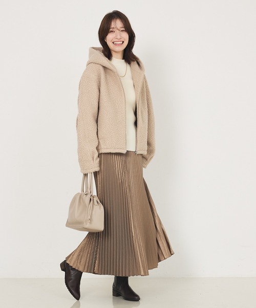 abahouse mavie(アバハウスマヴィ)の「ブークレーフーディジャケット(ブルゾン・レディース・チャコールグレー/ベージュ・フリー)」の3枚目の写真